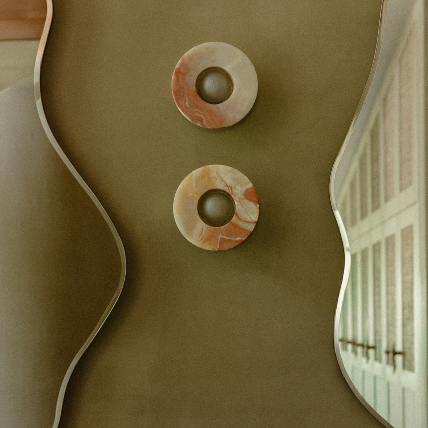 Aurelia Sconce